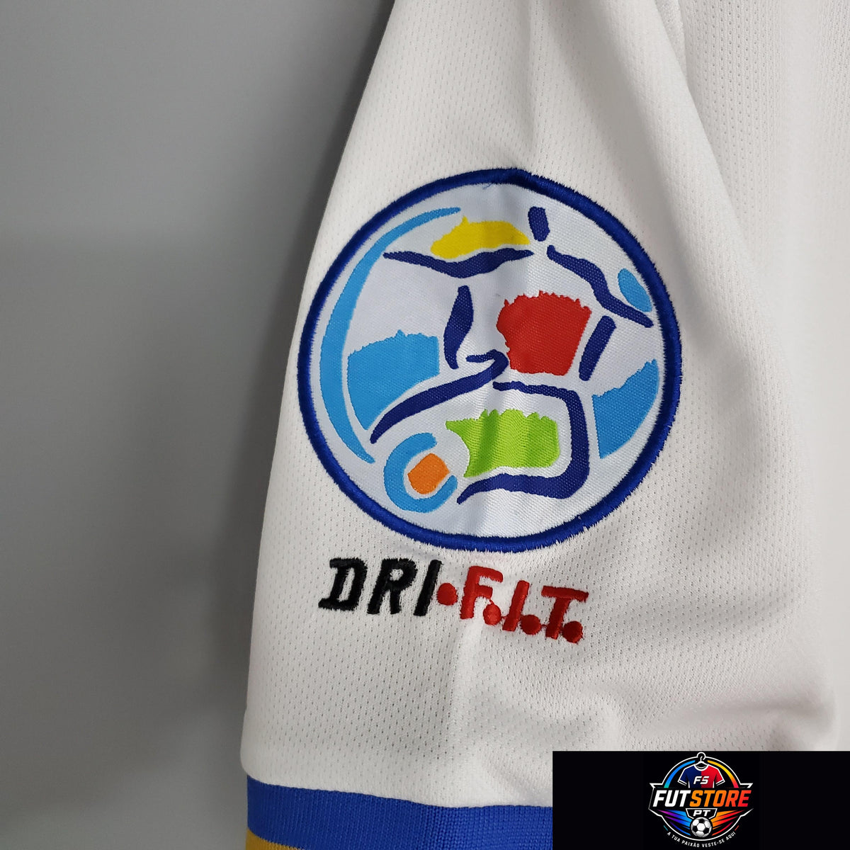 f6eb25350cddb6c2.jpg